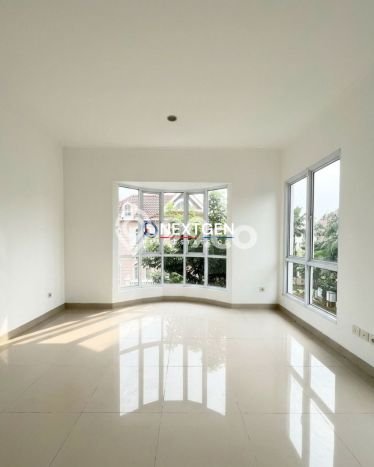 Dijual Rumah Luas Elegan Dengan View Cantik di Gading Serpong, Tangerang Dijual Rumah Luas Elegan Dengan View Cantik di Gading Serpong, Tangerang