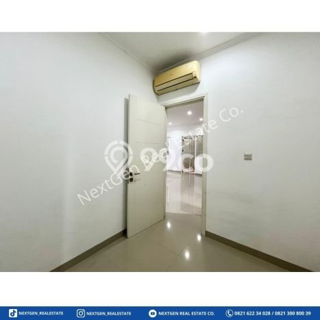 Disewakan! Rumah 4 Kamar Tidur &
3 Kamar Mandi di Gading Serpong, Tangerang Disewakan! Rumah 4 Kamar Tidur &
3 Kamar Mandi di Gading Serpong, Tangerang