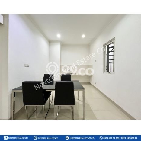 Disewakan! Rumah 4 Kamar Tidur &
3 Kamar Mandi di Gading Serpong, Tangerang Disewakan! Rumah 4 Kamar Tidur &
3 Kamar Mandi di Gading Serpong, Tangerang