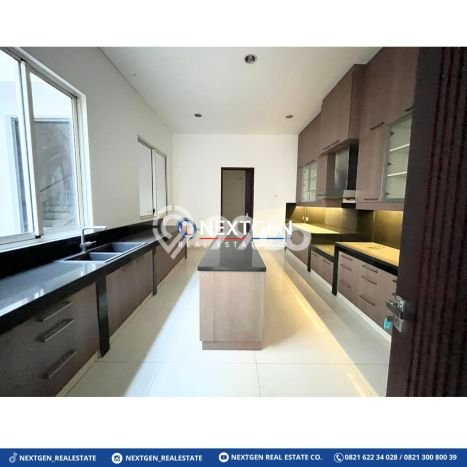 Jual Rumah Mewah Elegan Dengan View Eksklusif di Gading Serpong, Tangerang Jual Rumah Mewah Elegan Dengan View Eksklusif di Gading Serpong, Tangerang