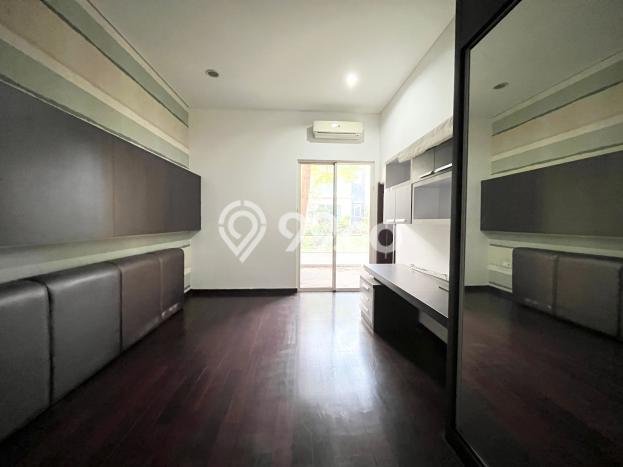 Hunian Elit LB 1600m2 Siap Huni Desain Elegan di Gading Serpong, Tangerang Hunian Elit LB 1600m2 Siap Huni Desain Elegan di Gading Serpong, Tangerang