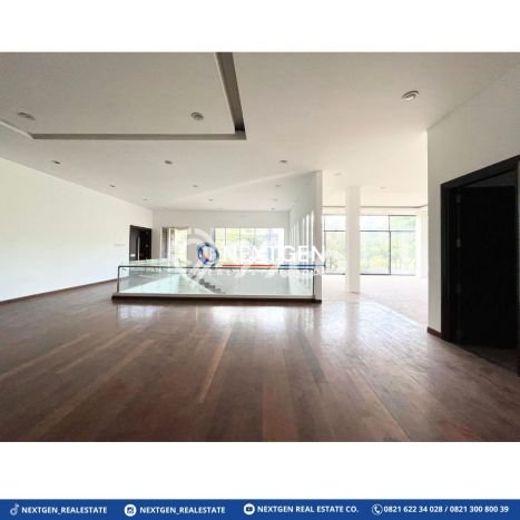 Jual Rumah Mewah Elegan Dengan View Eksklusif di Gading Serpong, Tangerang Jual Rumah Mewah Elegan Dengan View Eksklusif di Gading Serpong, Tangerang