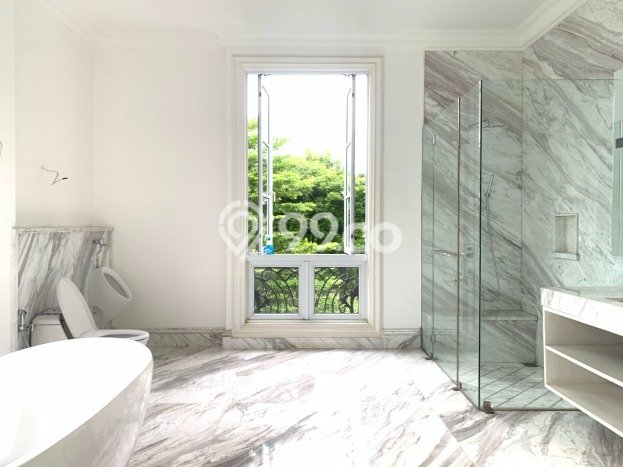 For Sale! Luxury House LT 563m2 Desain Elegan di Gading Serpong For Sale! Luxury House LT 563m2 Desain Elegan di Gading Serpong