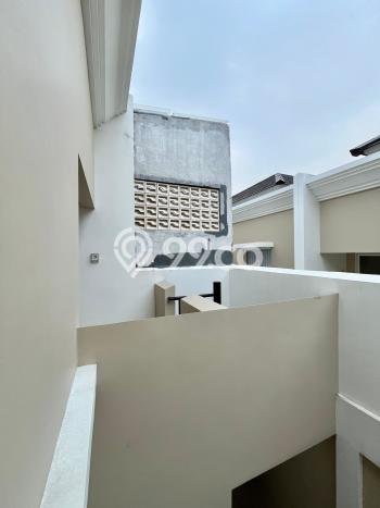 Dijual Rumah Mewah Megah Dengan View Eksklusif di Gading Serpong, Tangerang Dijual Rumah Mewah Megah Dengan View Eksklusif di Gading Serpong, Tangerang