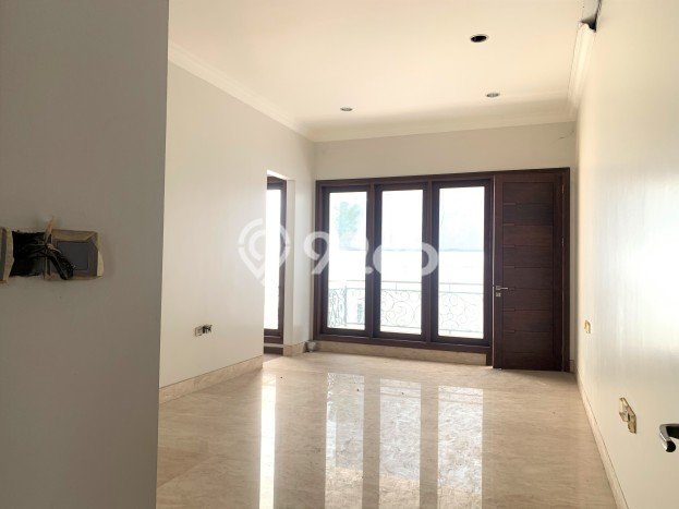 Rumah Luxury Modern Tanpa Renovasi di Gading Serpong Tangerang Rumah Luxury Modern Tanpa Renovasi di Gading Serpong Tangerang