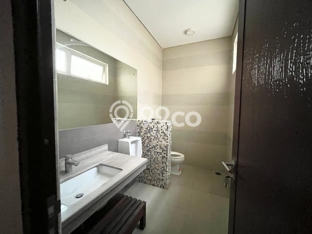 Hunian Elit LB 1600m2 Siap Huni Desain Elegan di Gading Serpong, Tangerang Hunian Elit LB 1600m2 Siap Huni Desain Elegan di Gading Serpong, Tangerang