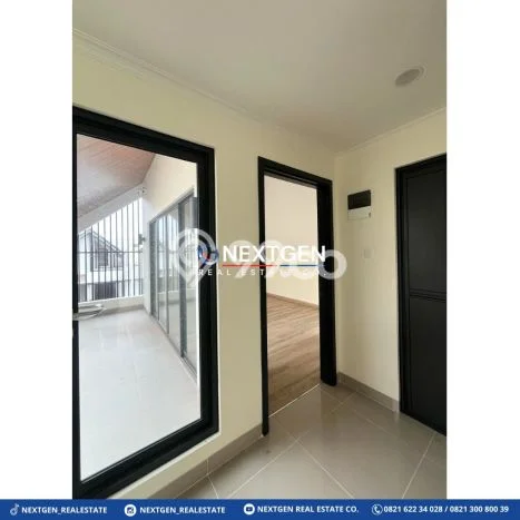 Disewakan! Rumah 3 Kamar Tidur &
3 Kamar Mandi di Gading Serpong, Tangerang Disewakan! Rumah 3 Kamar Tidur &
3 Kamar Mandi di Gading Serpong, Tangerang