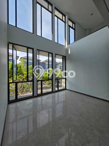 Rumah Elit LB 337m2 Siap Huni Desain Elegan di BSD, Tangerang Rumah Elit LB 337m2 Siap Huni Desain Elegan di BSD, Tangerang