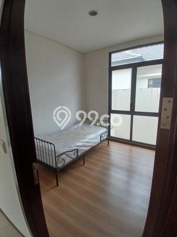 Disewakan Rumah Harga Terjangkau di BSD Tangerang dengan 4 Kamar Tidur Disewakan Rumah Harga Terjangkau di BSD Tangerang dengan 4 Kamar Tidur