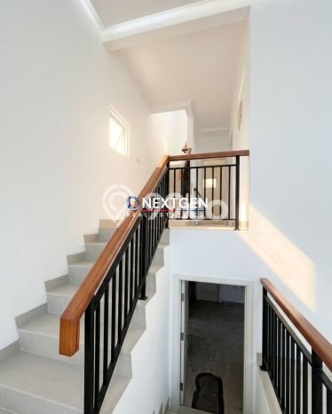 Dijual Rumah Luas Elegan Dengan View Cantik di Gading Serpong, Tangerang Dijual Rumah Luas Elegan Dengan View Cantik di Gading Serpong, Tangerang