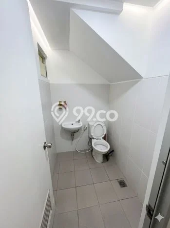 Jarang Ada! Rumah Kontrakan 3 Kamar Bagus Siap Huni Gading Serpong Jarang Ada! Rumah Kontrakan 3 Kamar Bagus Siap Huni Gading Serpong
