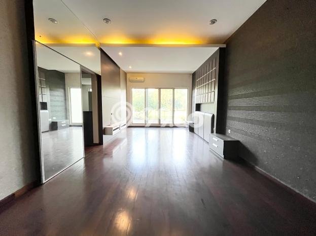 Hunian Elit LB 1600m2 Siap Huni Desain Elegan di Gading Serpong, Tangerang Hunian Elit LB 1600m2 Siap Huni Desain Elegan di Gading Serpong, Tangerang