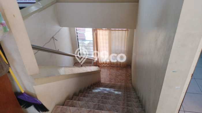 HARGA SPECIAL! Rumah Asri di Dukuh Pakis, Surabaya, Luas 315m2m² Bangunan 400m2m² BISA KPR! HARGA SPECIAL! Rumah Asri di Dukuh Pakis, Surabaya, Luas 315m2m² Bangunan 400m2m² BISA KPR!