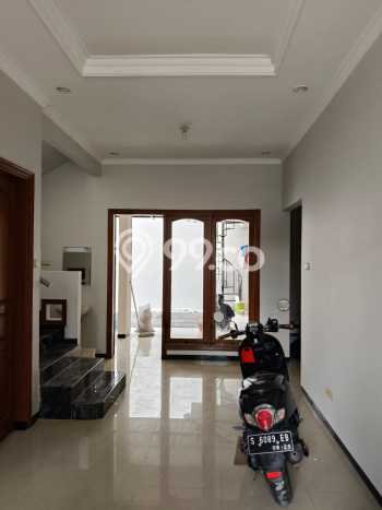 SPECIAL PRICE! Rumah di Dukuh Kupang, 4 KT, Dekat Pusat Kota, Luas 180m2m² Bangunan 255m2m² SPECIAL PRICE! Rumah di Dukuh Kupang, 4 KT, Dekat Pusat Kota, Luas 180m2m² Bangunan 255m2m²