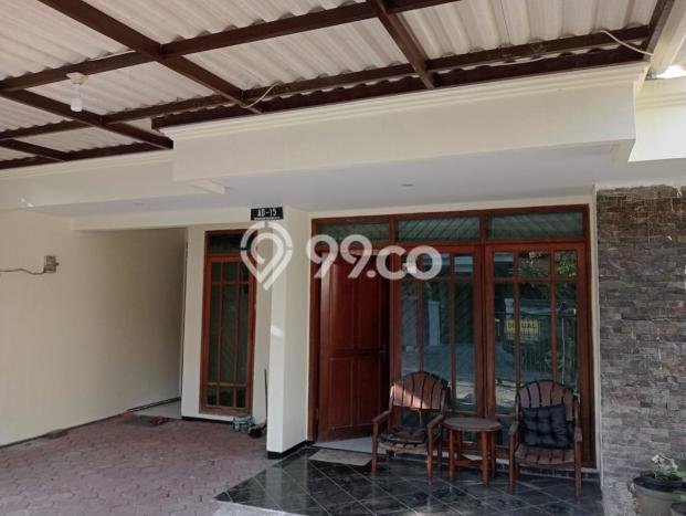Rumah Elit LB 140m2 Siap Huni Desain Elegan di Ketintang, Surabaya Rumah Elit LB 140m2 Siap Huni Desain Elegan di Ketintang, Surabaya