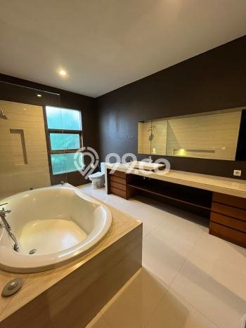 LOKASI PREMIUM! Vila di , Area 0m2m², Akses Mudah Fasilitas Umum LOKASI PREMIUM! Vila di , Area 0m2m², Akses Mudah Fasilitas Umum