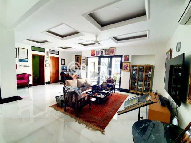 Rumah Murah LT 430m2 di Kemang Akses Mudah Rumah Murah LT 430m2 di Kemang Akses Mudah