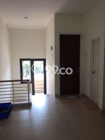 Rumah Elit Modern Tanpa Renovasi di BSD Sevilla Tangerang Rumah Elit Modern Tanpa Renovasi di BSD Sevilla Tangerang
