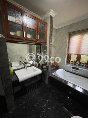 Rumah Luxury Modern Siap Huni di BSD City Tangerang Rumah Luxury Modern Siap Huni di BSD City Tangerang