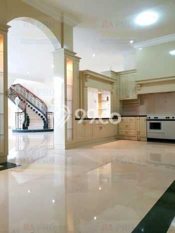 Ready to Use! Luxury House LT 420m2 Desain Elegan di Pondok Indah Ready to Use! Luxury House LT 420m2 Desain Elegan di Pondok Indah