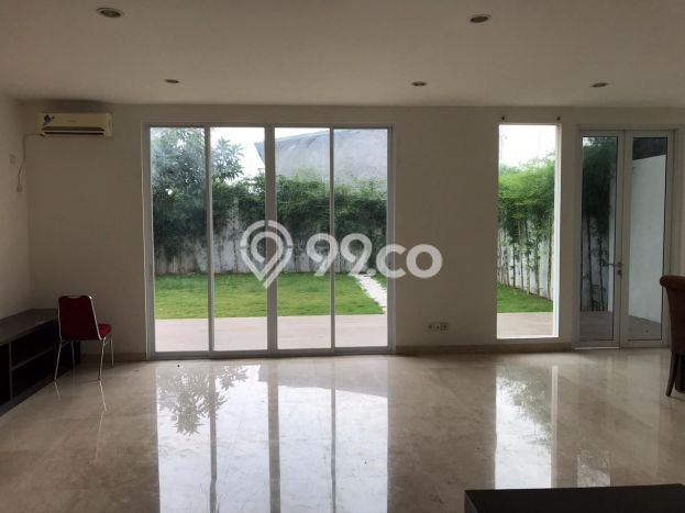 Rumah Mewah LB 200m2 Siap Pakai Desain Elegan di Alam Sutera, Tangerang Rumah Mewah LB 200m2 Siap Pakai Desain Elegan di Alam Sutera, Tangerang