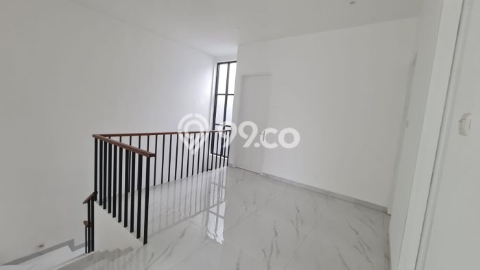 Jual Rumah Eksklusif 4 KT di BSD Nusaloka, Tangerang Jual Rumah Eksklusif 4 KT di BSD Nusaloka, Tangerang