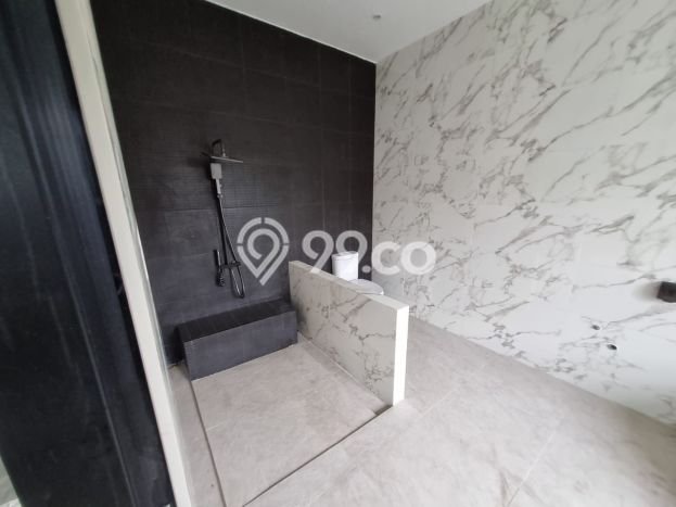 Rumah Elit LB 400m2 Siap Huni Desain Elegan di BSD Giri Loka, Tangerang Rumah Elit LB 400m2 Siap Huni Desain Elegan di BSD Giri Loka, Tangerang
