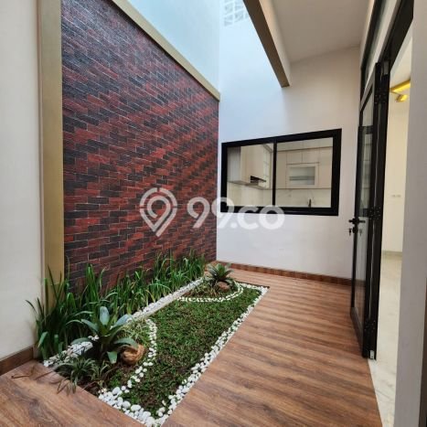 Ready to Use! Luxury House LT 180m2 Desain Elegan di BSD Nusaloka Ready to Use! Luxury House LT 180m2 Desain Elegan di BSD Nusaloka