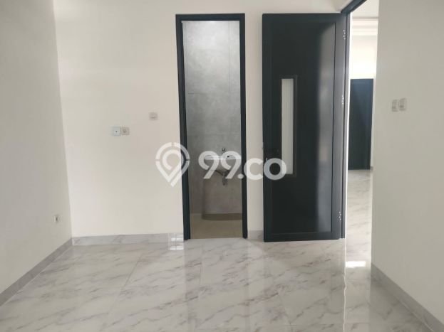 Rumah Luas Asri 3 KT Siap Pakai di BSD Griya Loka Tangerang Rumah Luas Asri 3 KT Siap Pakai di BSD Griya Loka Tangerang