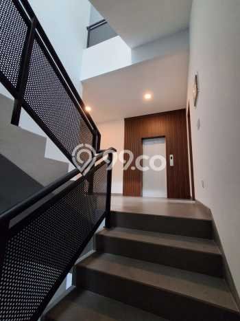 Rumah Elit LB 700m2 Siap Pakai Desain Elegan di Alam Sutera, Tangerang Rumah Elit LB 700m2 Siap Pakai Desain Elegan di Alam Sutera, Tangerang