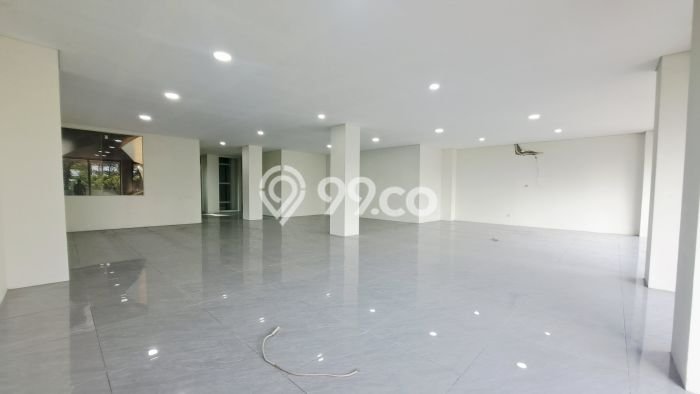 Unit Gudang Disewakan di BSD The Icon di Area Ramai & Strategis Unit Gudang Disewakan di BSD The Icon di Area Ramai & Strategis