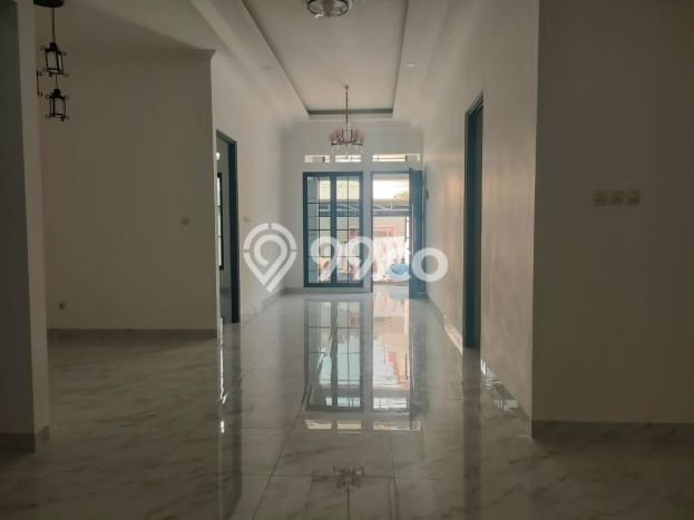Rumah Luas Asri 3 KT Siap Pakai di BSD Griya Loka Tangerang Rumah Luas Asri 3 KT Siap Pakai di BSD Griya Loka Tangerang