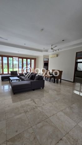 Hunian Mewah Siap Huni LT 930m2 di Cilandak, Jakarta Selatan Hunian Mewah Siap Huni LT 930m2 di Cilandak, Jakarta Selatan