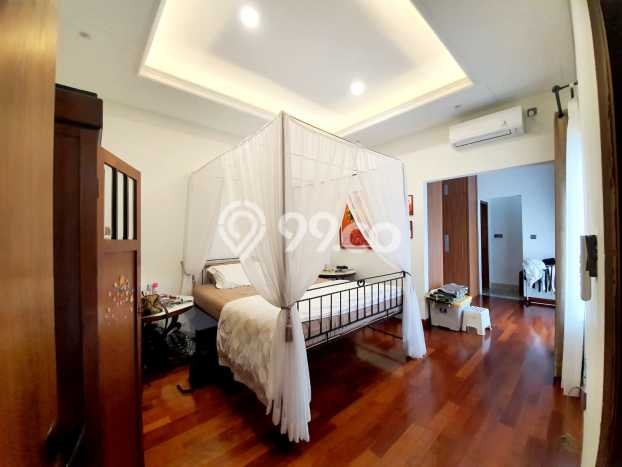 Rumah Murah LT 430m2 di Kemang Akses Mudah Rumah Murah LT 430m2 di Kemang Akses Mudah