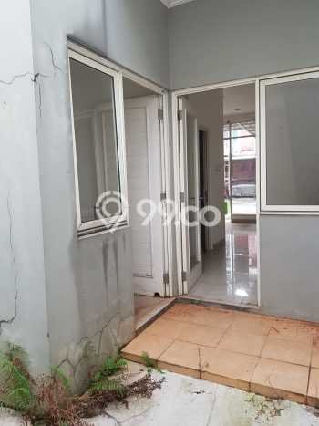 Rumah Luas Asri 3 KT Siap Pakai di BSD Residence One Tangerang Rumah Luas Asri 3 KT Siap Pakai di BSD Residence One Tangerang