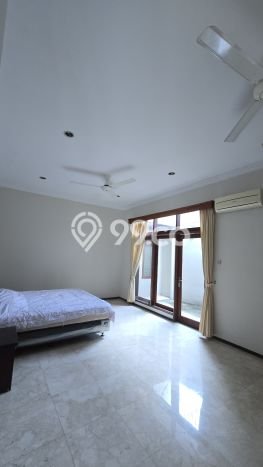 Hunian Mewah Siap Huni LT 930m2 di Cilandak, Jakarta Selatan Hunian Mewah Siap Huni LT 930m2 di Cilandak, Jakarta Selatan