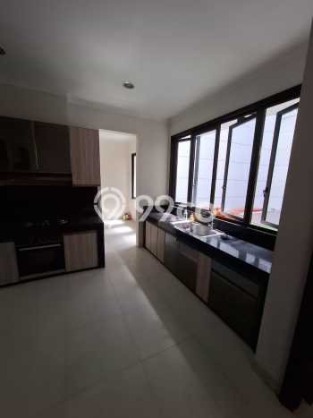 Rumah sewa siap pakai 5 KT di Gading Serpong, Tangerang Rumah sewa siap pakai 5 KT di Gading Serpong, Tangerang