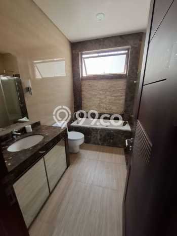 Rumah sewa siap pakai 5 KT di Gading Serpong, Tangerang Rumah sewa siap pakai 5 KT di Gading Serpong, Tangerang