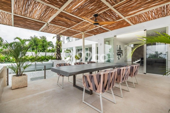 Properti Potensial! Vila Kawasan , Ukuran 570m2m², Lokasi Strategis dengan potensi meningkat Properti Potensial! Vila Kawasan , Ukuran 570m2m², Lokasi Strategis dengan potensi meningkat