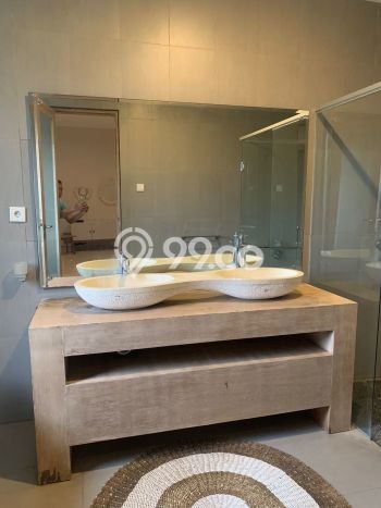 Vila di , Dimensi 250m2m², Cocok untuk hunian keluarga Vila di , Dimensi 250m2m², Cocok untuk hunian keluarga