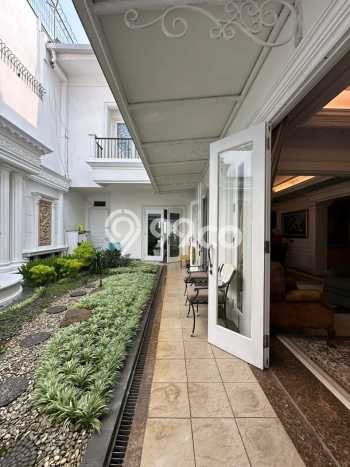 Rumah Elit Modern Siap Huni di Pondok Indah Jakarta Selatan Rumah Elit Modern Siap Huni di Pondok Indah Jakarta Selatan