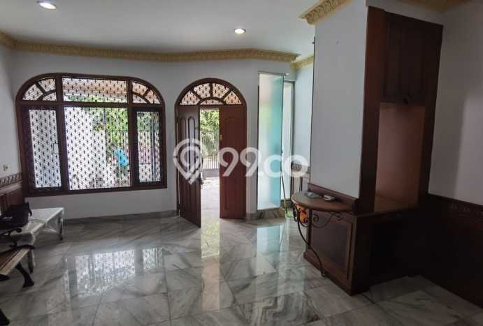 Dijual Rumah Luas Elegan Dengan View Cantik di Meruya, Jakarta Barat Dijual Rumah Luas Elegan Dengan View Cantik di Meruya, Jakarta Barat