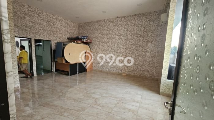 Gudang Lokasi Premium Kawasan Daan Mogot, Luas 1300m², Mainroad Gudang Lokasi Premium Kawasan Daan Mogot, Luas 1300m², Mainroad
