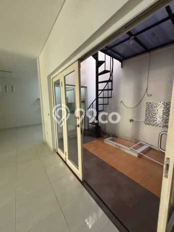 Rumah sewa siap huni 3 Kamar Tidur di Raffles Hills, Jakarta Timur Rumah sewa siap huni 3 Kamar Tidur di Raffles Hills, Jakarta Timur