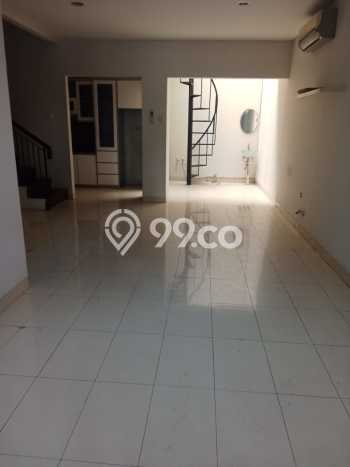 Rumah Minimalis 3 KT di Raffles Hills Jakarta Timur Semi Furnished Rumah Minimalis 3 KT di Raffles Hills Jakarta Timur Semi Furnished