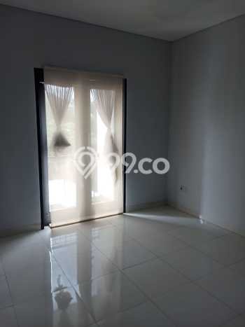 Rumah Minimalis 2 KT di Raffles Hills Jakarta Timur Semi Furnished Rumah Minimalis 2 KT di Raffles Hills Jakarta Timur Semi Furnished