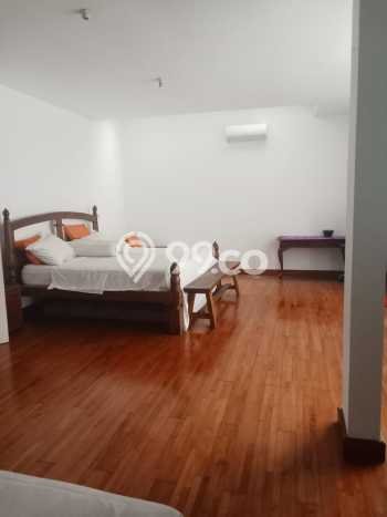 Rumah Luas Asri 4 KT Siap Huni di Raffles Hills Jakarta Timur Rumah Luas Asri 4 KT Siap Huni di Raffles Hills Jakarta Timur