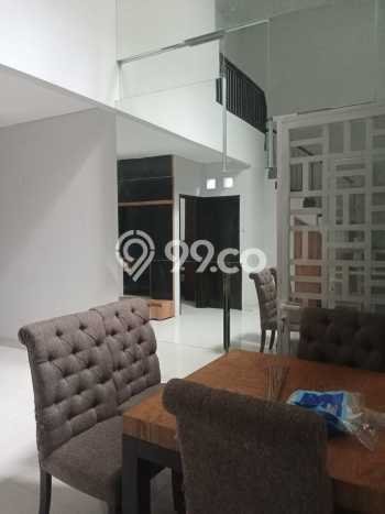 Rumah Minimalis 2 KT di Raffles Hills Jakarta Timur Semi Furnished Rumah Minimalis 2 KT di Raffles Hills Jakarta Timur Semi Furnished