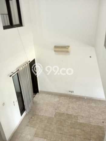 Rumah Luas Asri 3 KT Siap Huni di Raffles Hills Jakarta Timur Rumah Luas Asri 3 KT Siap Huni di Raffles Hills Jakarta Timur