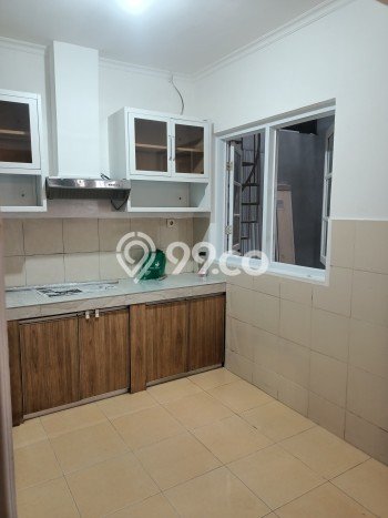 Rumah Kontrakan Jakarta Timur LT 119m2 LB 141m2 Kawasan Raffles Hills Rumah Kontrakan Jakarta Timur LT 119m2 LB 141m2 Kawasan Raffles Hills